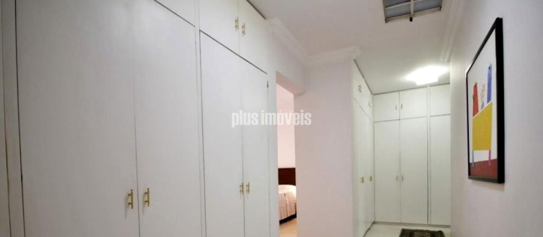 Imagem Casa com 5 Quartos à Venda, 320 m² em Jardim Guedala - São Paulo