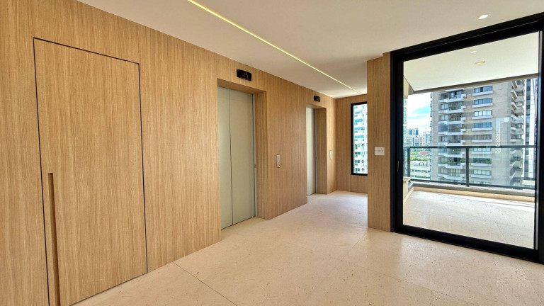 Apartamento com 3 Quartos à Venda, 281 m² em São Paulo