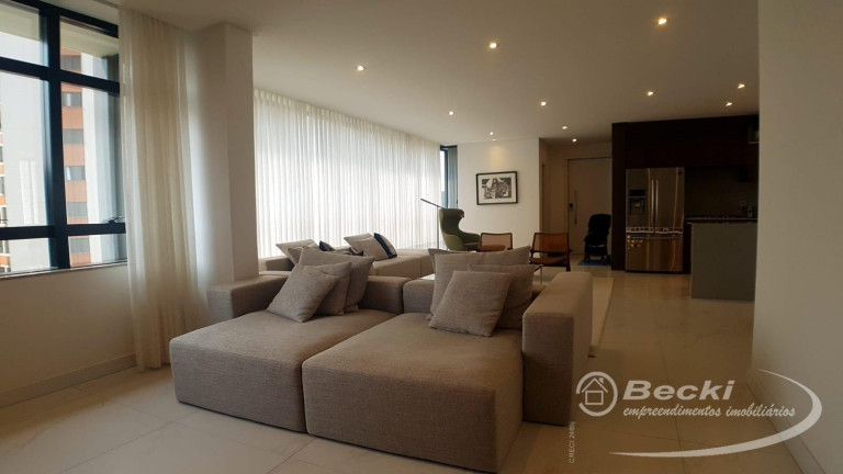 Imagem Apartamento com 3 Quartos à Venda, 174 m² em Glória - Joinville
