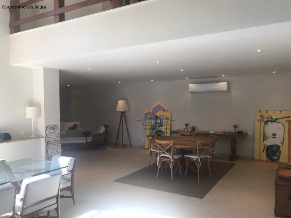 Imagem Casa com 8 Quartos para Temporada, 656 m² em Vila Velha - Angra Dos Reis