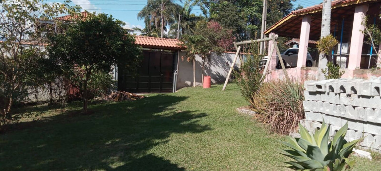 Imagem Chácara com 4 Quartos à Venda, 300 m² em Bom Retiro - Bragança Paulista Imagem Chácara com 4 Quartos à Venda, 300 m² em Bom Retiro - Bragança Paulista