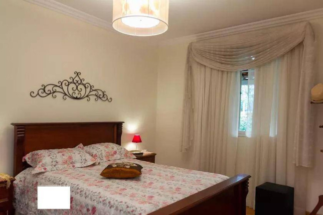Imagem Casa de Condomínio com 5 Quartos à Venda, em Taboão - São Bernardo Do Campo Imagem Casa de Condomínio com 5 Quartos à Venda, em Taboão - São Bernardo Do Campo