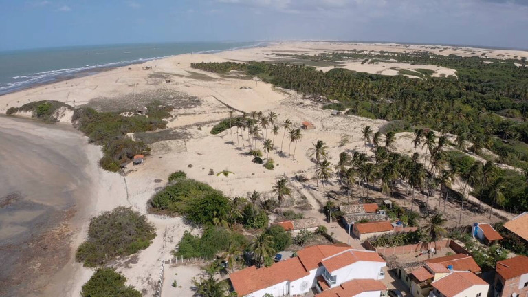 Terreno à Venda, 10 m² em Praia De Curimãs - Barroquinha