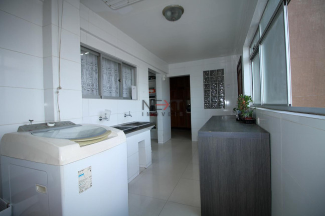 Imagem Apartamento com 3 Quartos à Venda, 197 m² em Centro - Curitiba