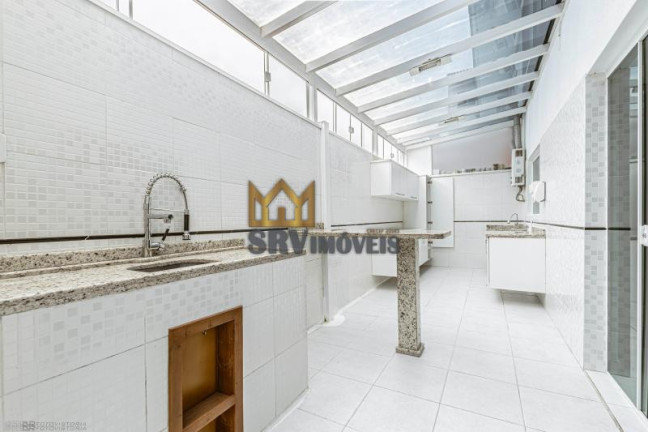 Imagem Sobrado com 2 Quartos à Venda, 213 m² em Boa Vista - Curitiba