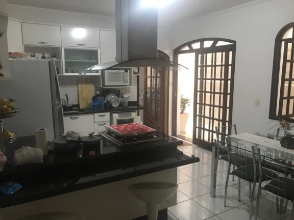 Imagem Casa com 3 Quartos à Venda, 225 m² em Jardim Vila Galvão - Guarulhos Imagem Casa com 3 Quartos à Venda, 225 m² em Jardim Vila Galvão - Guarulhos