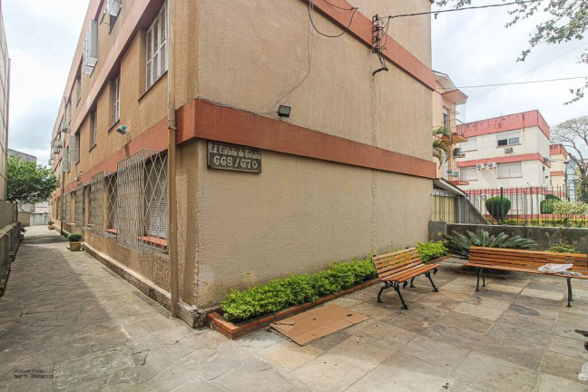 Imagem Apartamento com 3 Quartos à Venda, 80 m² em Vila Assunção - Porto Alegre