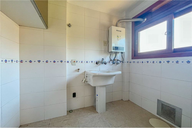 Imagem Imóvel com 3 Quartos à Venda,  em Vila Ipiranga - Porto Alegre