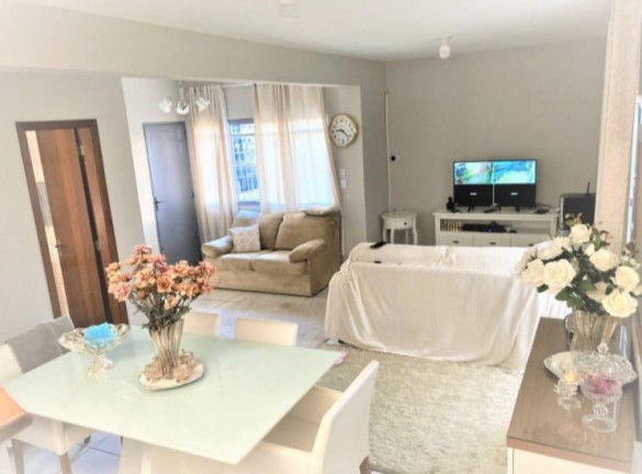 Imagem Sobrado com 2 Quartos à Venda, 500 m² em Glória - Porto Alegre