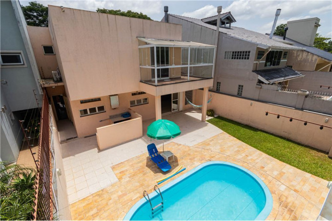 Imagem Casa com 4 Quartos à Venda, 330 m² em Nonoai - Porto Alegre