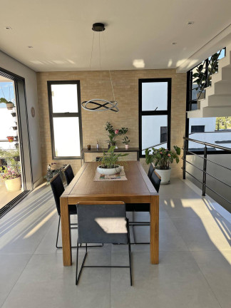 Imagem Casa de Condomínio com 3 Quartos à Venda, 328 m²