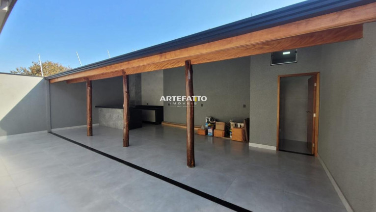 Imagem Casa com 3 Quartos à Venda, 250 m²