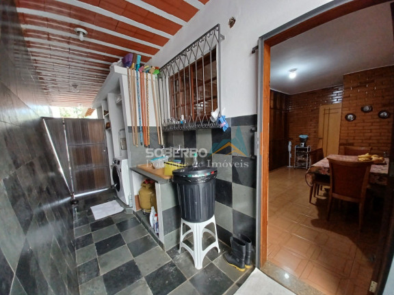 Imagem Casa com 4 Quartos à Venda, 127 m² em Granja Guarani - Teresópolis