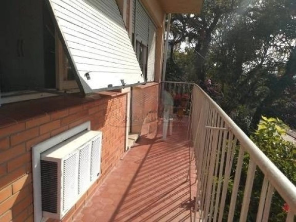 Imagem Casa com 3 Quartos à Venda, 300 m² em Medianeira - Porto Alegre Imagem Casa com 3 Quartos à Venda, 300 m² em Medianeira - Porto Alegre