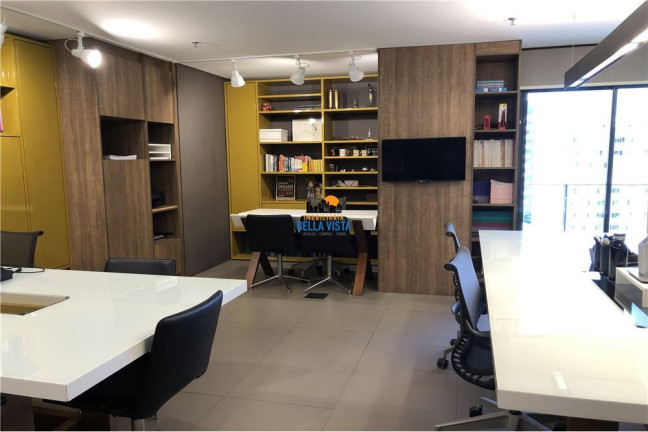 Sala Comercial à Venda,  em Moema - São Paulo