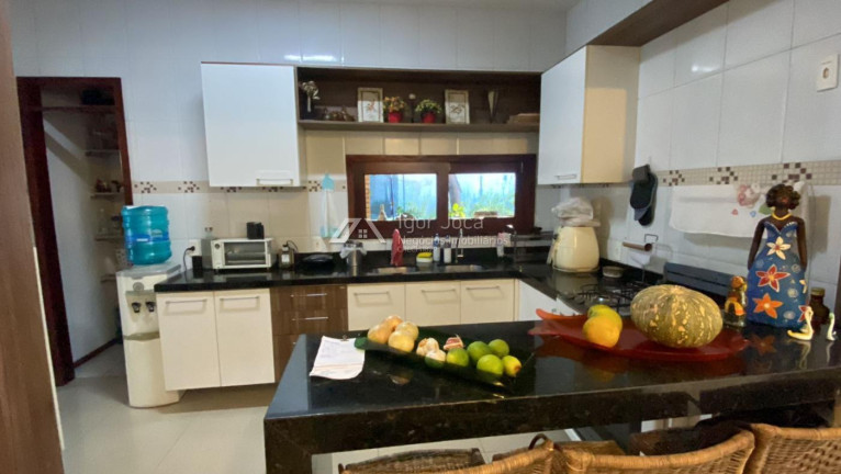 Imagem Casa com 4 Quartos à Venda, 194 m² em Centro - Eusébio