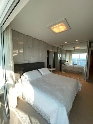 Imagem Apartamento com 4 Quartos à Venda, 228 m² em Centro - Balneário Camboriú Imagem Apartamento com 4 Quartos à Venda, 228 m² em Centro - Balneário Camboriú