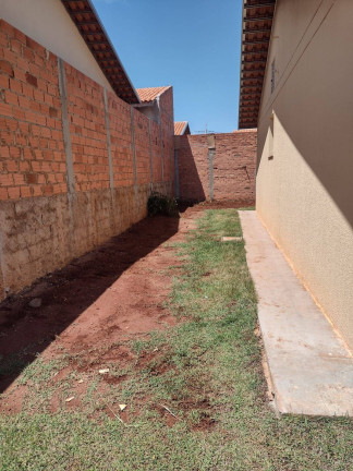 Imagem Casa com 2 Quartos à Venda,  em Loteamento Bem Te Vi I - Botucatu