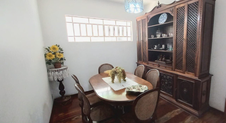 Imagem Casa com 6 Quartos à Venda, 430 m² em Barra Do Imbuí - Teresópolis