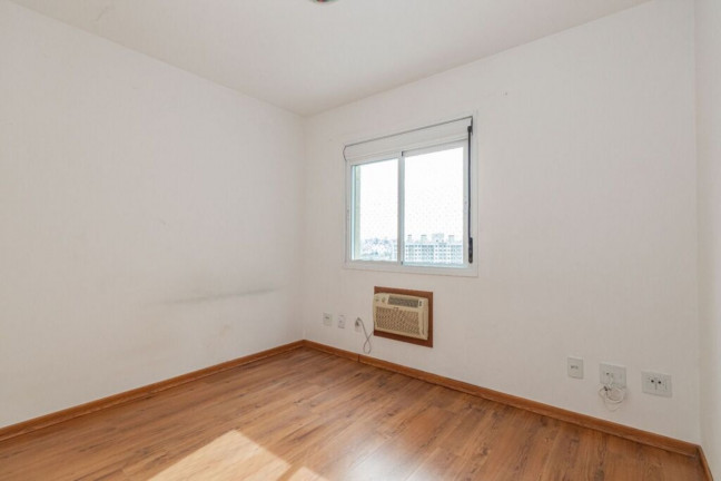 Imagem Imóvel com 3 Quartos à Venda, 90 m² em Azenha - Porto Alegre Imagem Imóvel com 3 Quartos à Venda, 90 m² em Azenha - Porto Alegre