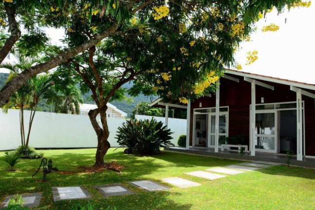 Imagem Casa com 4 Quartos à Venda, 400 m² em Lagoa Da Conceição - Florianópolis Imagem Casa com 4 Quartos à Venda, 400 m² em Lagoa Da Conceição - Florianópolis