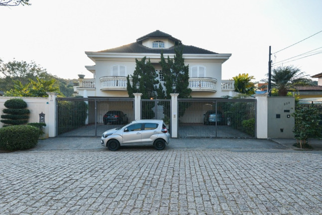 Casa com 4 Quartos à Venda, 450 m² em Caxingui - São Paulo