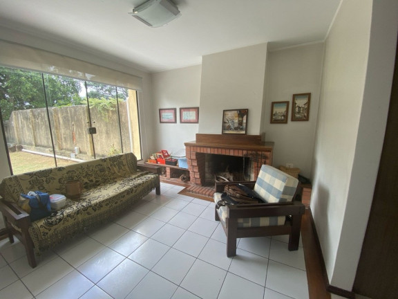 Imagem Casa com 3 Quartos à Venda, 293 m² em Jardim Do Salso - Porto Alegre