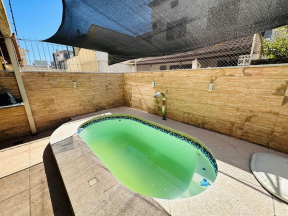 Imagem Casa com 3 Quartos à Venda, 215 m² em Hípica - Porto Alegre