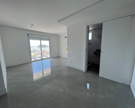 Imagem Imóvel com 3 Quartos à Venda, 250 m² em Centro - Guaratuba