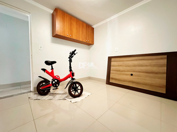 Imagem Casa com 4 Quartos à Venda, 200 m² em Guará I - Brasília