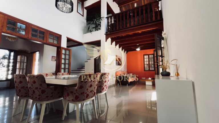 Imagem Casa com 4 Quartos à Venda, 298 m² em Centro - Ubatuba
