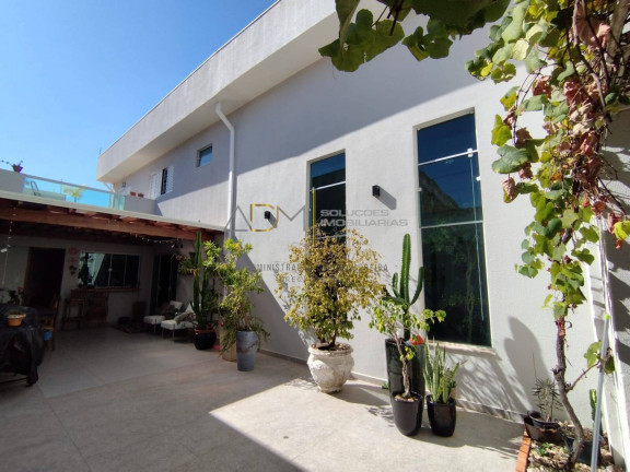 Imagem Casa com 3 Quartos à Venda, 270 m² em Centro - Botucatu