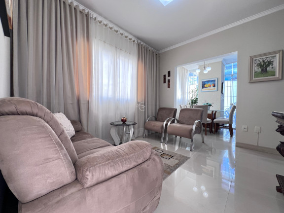 Imagem Casa com 3 Quartos à Venda, 130 m² em Glória - Joinville Imagem Casa com 3 Quartos à Venda, 130 m² em Glória - Joinville