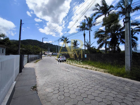 Terreno à Venda, 460 m² em Fundos - Biguaçu
