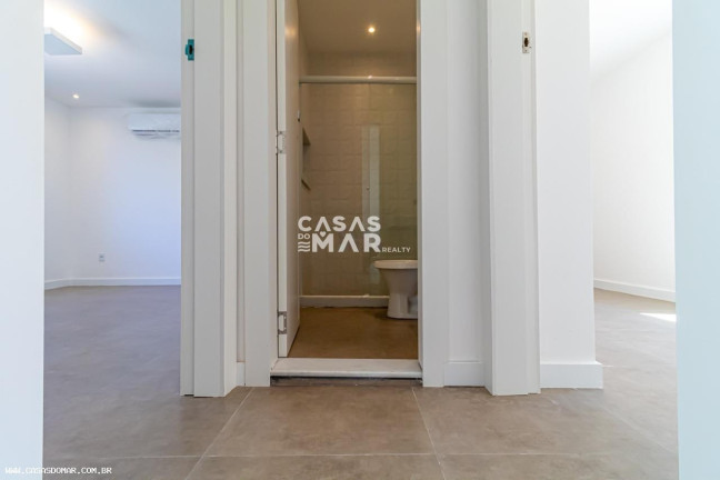 Imagem Imóvel com 3 Quartos à Venda, 237 m² em Copacabana - Rio De Janeiro Imagem Imóvel com 3 Quartos à Venda, 237 m² em Copacabana - Rio De Janeiro