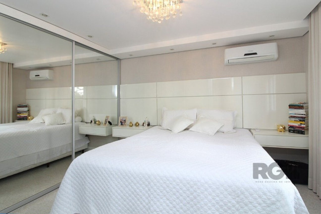 Imagem Imóvel com 3 Quartos à Venda, em Santa Tereza - Porto Alegre Imagem Imóvel com 3 Quartos à Venda, em Santa Tereza - Porto Alegre