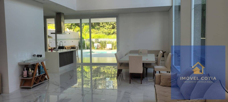 Imagem Casa de Condomínio com 3 Quartos à Venda, 560 m² em Jardim Do Golf I - Jandira