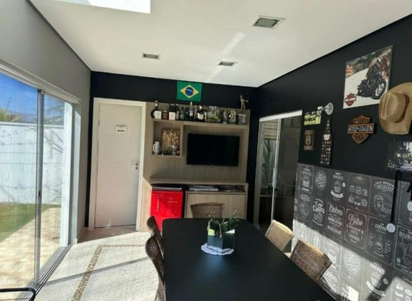 Imagem Casa com 4 Quartos à Venda, 261 m² em Pinheirinho - Curitiba