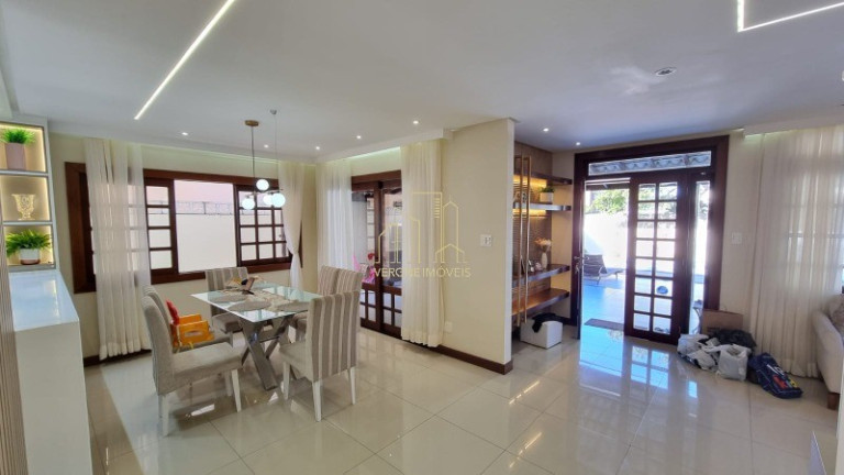 Imagem Imóvel com 4 Quartos à Venda, 225 m² em Lauro De Freitas - Lauro De Freitas Imagem Imóvel com 4 Quartos à Venda, 225 m² em Lauro De Freitas - Lauro De Freitas