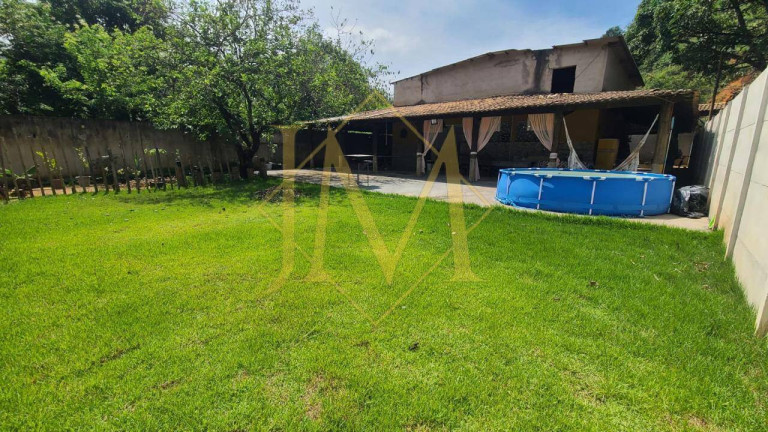 Imagem Casa com 3 Quartos à Venda, 600 m² em Petrópolis - Timóteo