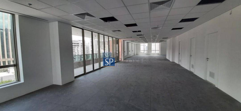 Sala Comercial à Venda ou Locação, 955 m² em Itaim Bibi - São Paulo