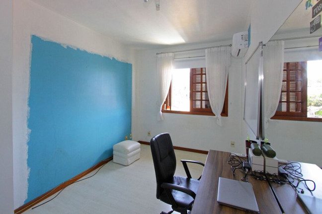 Imagem Casa com 3 Quartos à Venda, 355 m² em Santo Antônio - Porto Alegre