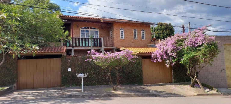 Casa com 4 Quartos à Venda, 290 m² em Jardim Sales - Jundiaí