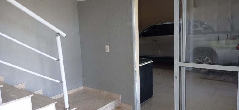 Imagem Sobrado com 4 Quartos à Venda, 398 m² em Centro - Jambeiro