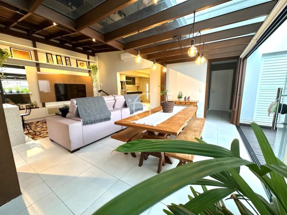 Imagem Imóvel com 2 Quartos à Venda, 188 m² em Costa E Silva - Joinville Imagem Imóvel com 2 Quartos à Venda, 188 m² em Costa E Silva - Joinville