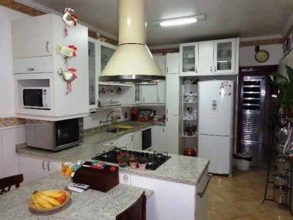 Imagem Casa com 4 Quartos à Venda, 280 m² em Vila Jaboticabeira - Taubaté Imagem Casa com 4 Quartos à Venda, 280 m² em Vila Jaboticabeira - Taubaté
