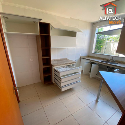 Imagem Casa com 3 Quartos à Venda, 169 m² em Parque Primavera - Poços De Caldas