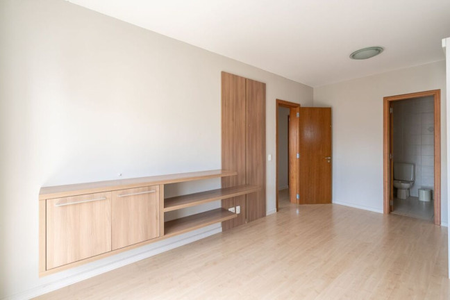 Imagem Imóvel com 3 Quartos à Venda, 134 m² em Menino Deus - Porto Alegre Imagem Imóvel com 3 Quartos à Venda, 134 m² em Menino Deus - Porto Alegre