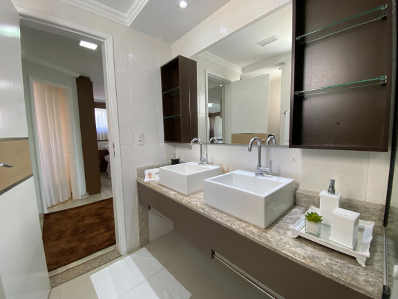 Imagem Imóvel com 3 Quartos à Venda, 187 m² em Centro - Guarapari Imagem Imóvel com 3 Quartos à Venda, 187 m² em Centro - Guarapari