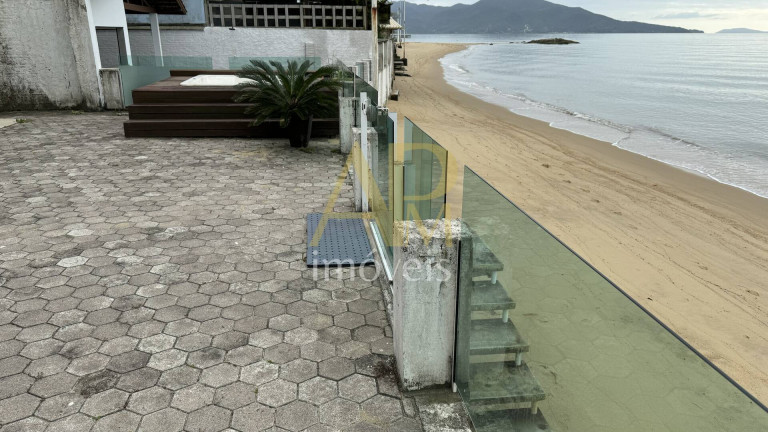 Imagem Casa com 3 Quartos à Venda, 320 m² em São Miguel (guaporanga) - Biguaçu Imagem Casa com 3 Quartos à Venda, 320 m² em São Miguel (guaporanga) - Biguaçu